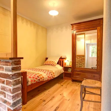 度假居 Maison Authentique Bord De Riviere Avec Jardin Privatif - De Peche, Animaux Sur Demande - Fr-1-306-886 *