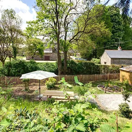 Maison Authentique Bord De Riviere Avec Jardin Privatif - De Peche, Animaux Sur Demande - Fr-1-306-886 *